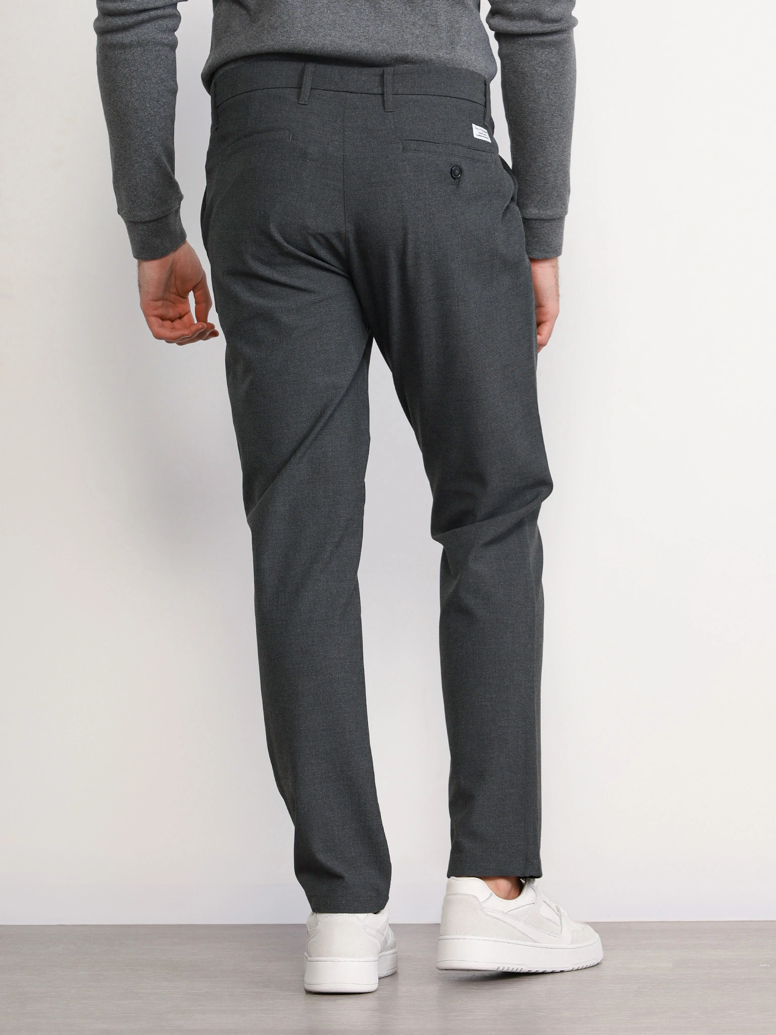 Брюки темно-серого цвета 